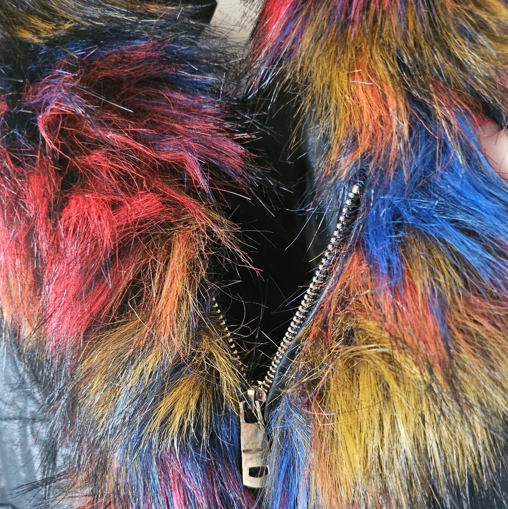 NWT LA Coalition Black Multicolor Faux Fur Faux Leather Zip Up Vest, Size L - Picture 9 of 10